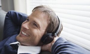 El factor detrás del cansancio y el bajo rendimiento en hombres mayores de 40 años