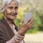 ¿El celular puede dañar la mácula?